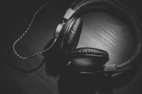 <i class="fa fa-music"></i> TRAX